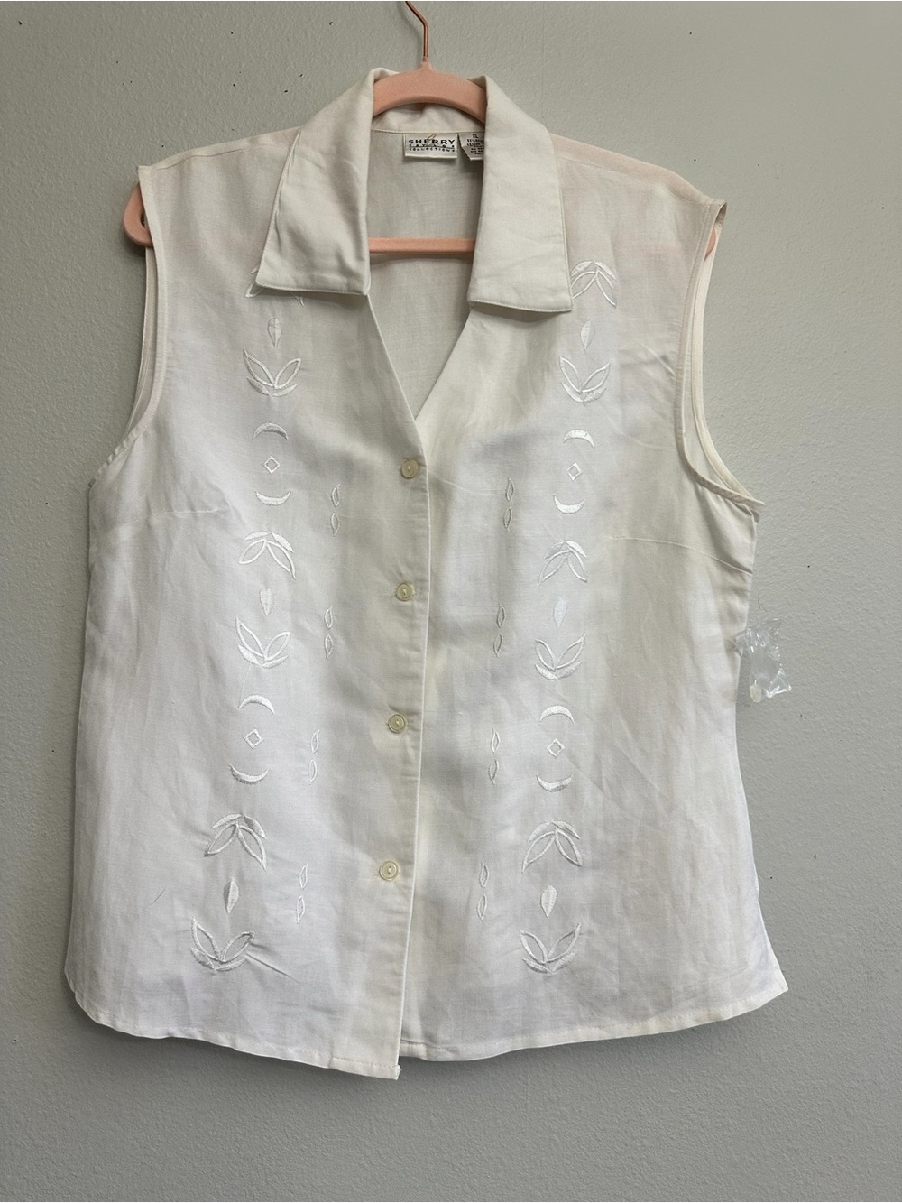 Women's White Embroidered‎ Collared Button-Front Blouse vintage New with tags